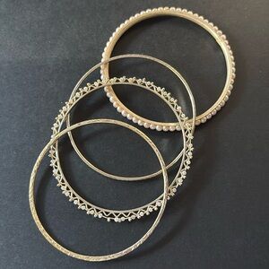 Set of 4 gold and beaded bangles Banana Reupblic